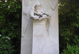 Exkursion Zentralfriedhof 13