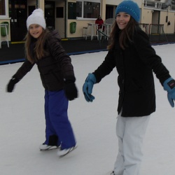 2014-12-13 Eislaufen im Eislaufverein 1a 1b