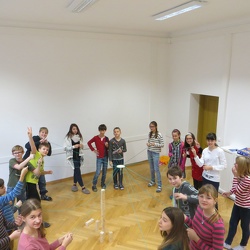 2015-12-22 2A Spielestunde in Deutsch zum Thema Kooperation 