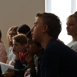 2017-09-28 Zeitzeugen Vortrag mit Diskussion 4AB