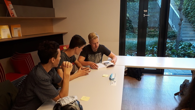 bibliothek20201006_05.jpg